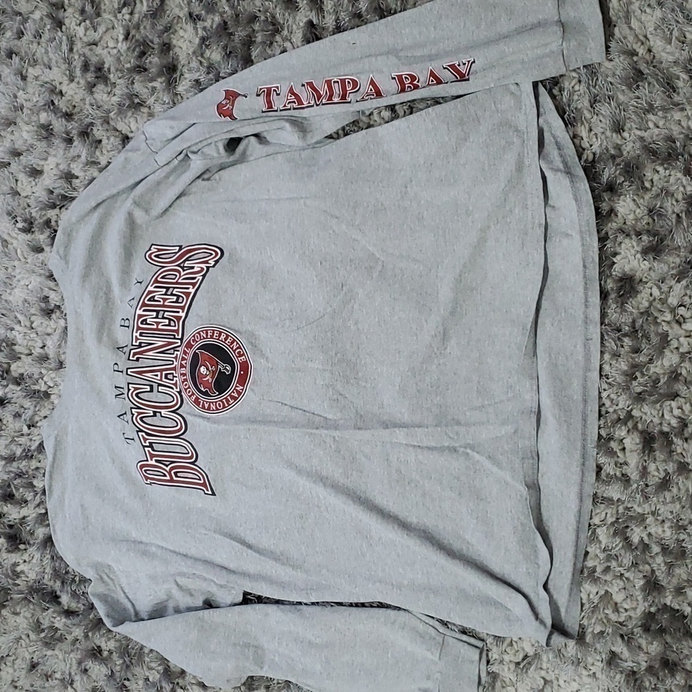 Tampa bay Buccaneers long sleeve tee Size XL